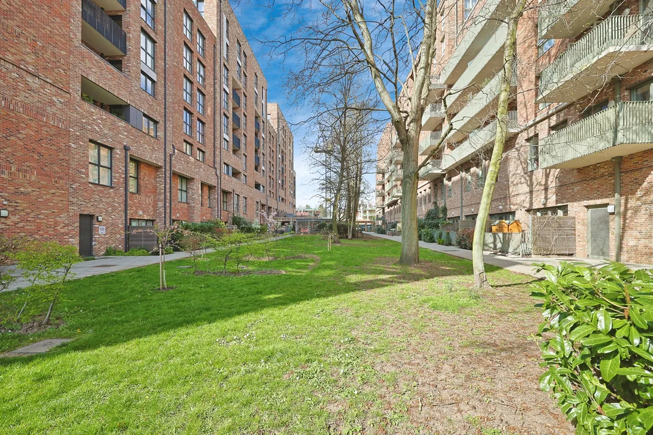 Rosenburg Road, London, W3, photo 15