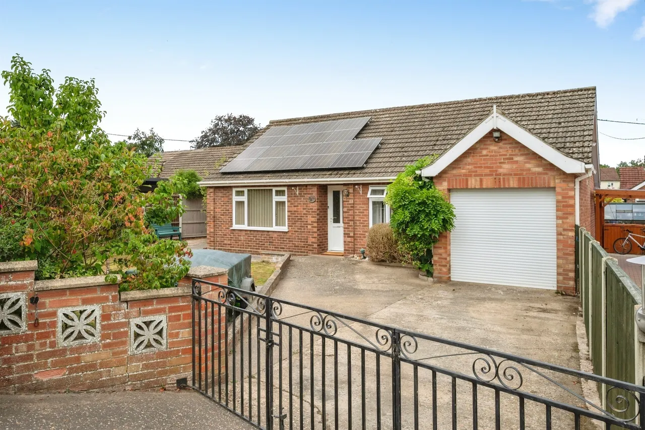 3 bed house for sale — Marshgate, North Walsham