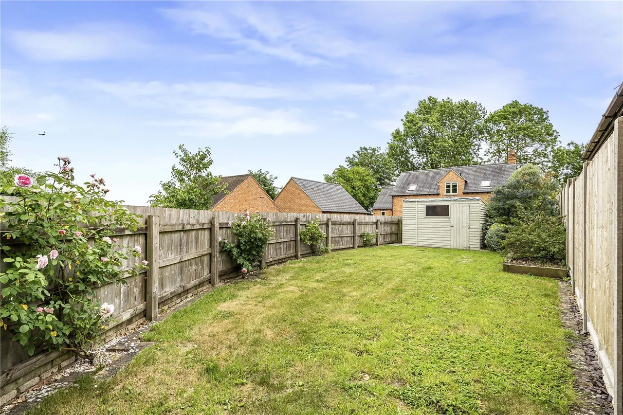 Church Hill, Hollowell, NN6, photo 21
