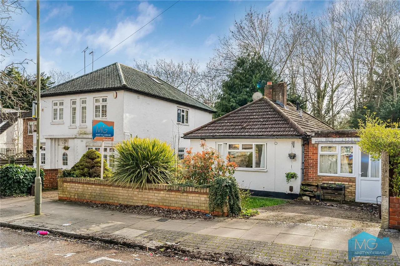 4 bed house for sale, Abercorn Road, Mill Hill, NW7