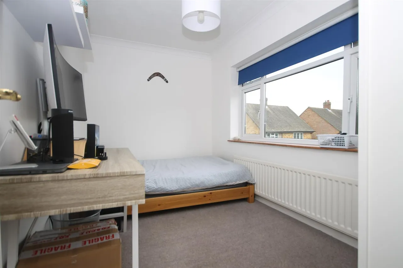 Strathcona Avenue, Little Bookham, KT23, photo 13