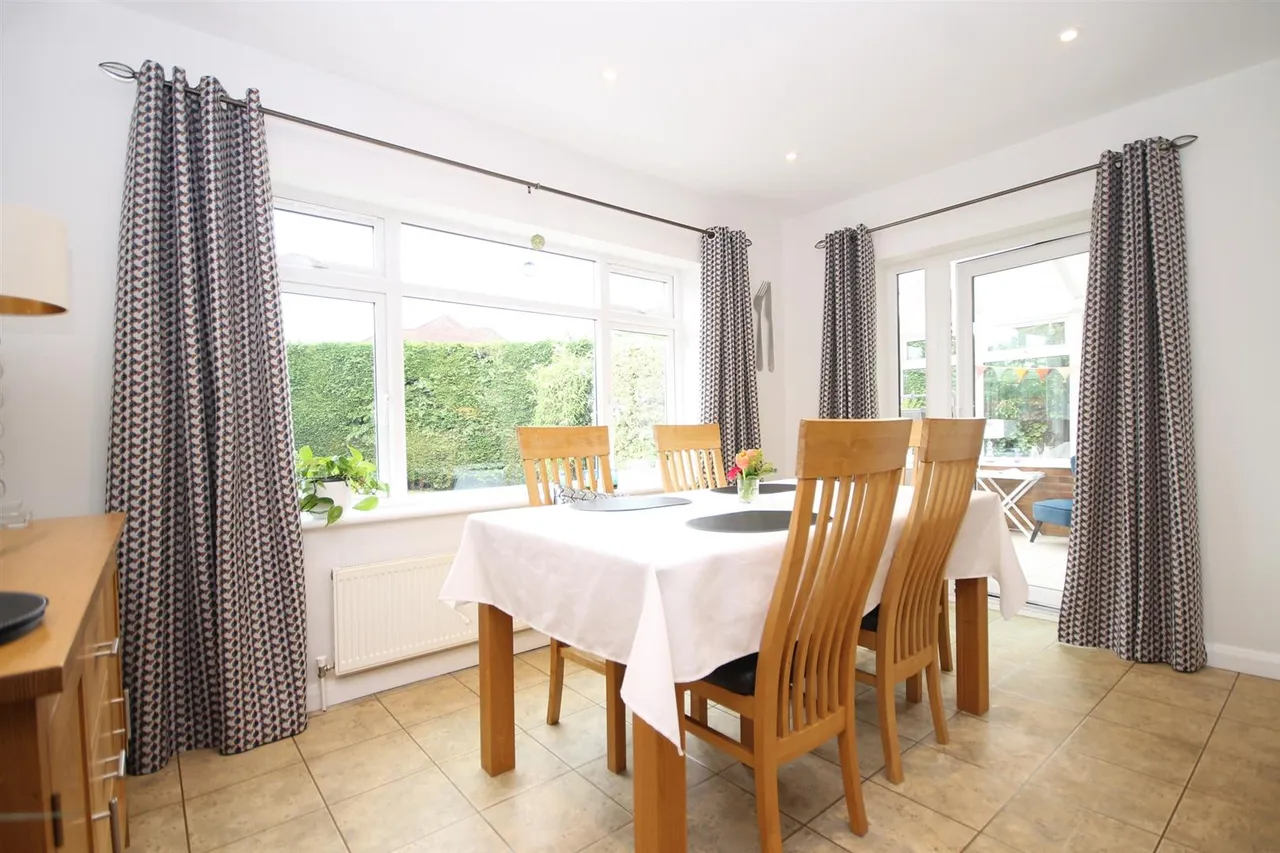 Strathcona Avenue, Little Bookham, KT23, photo 3