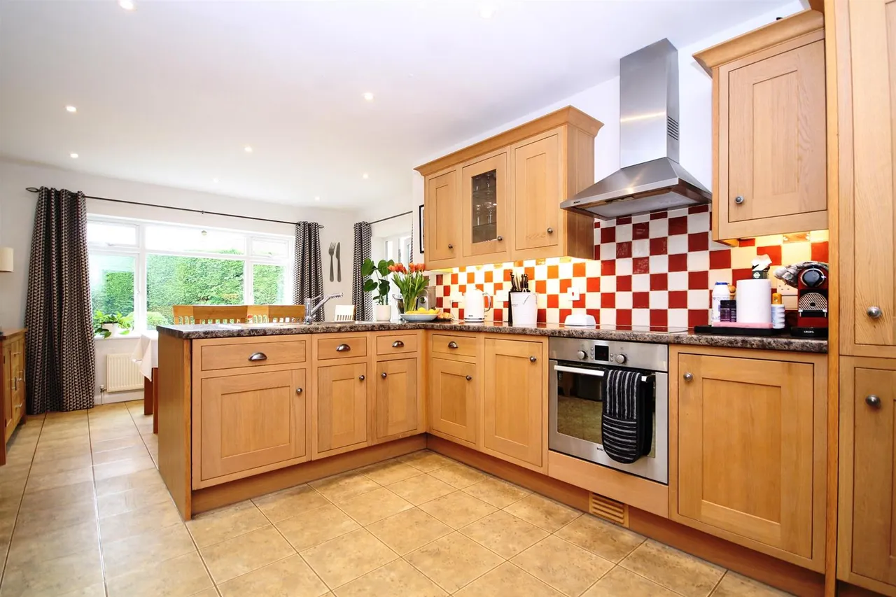 Strathcona Avenue, Little Bookham, KT23, photo 9