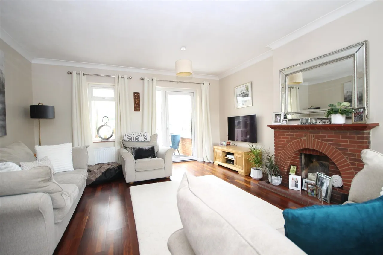 Strathcona Avenue, Little Bookham, KT23, photo 4