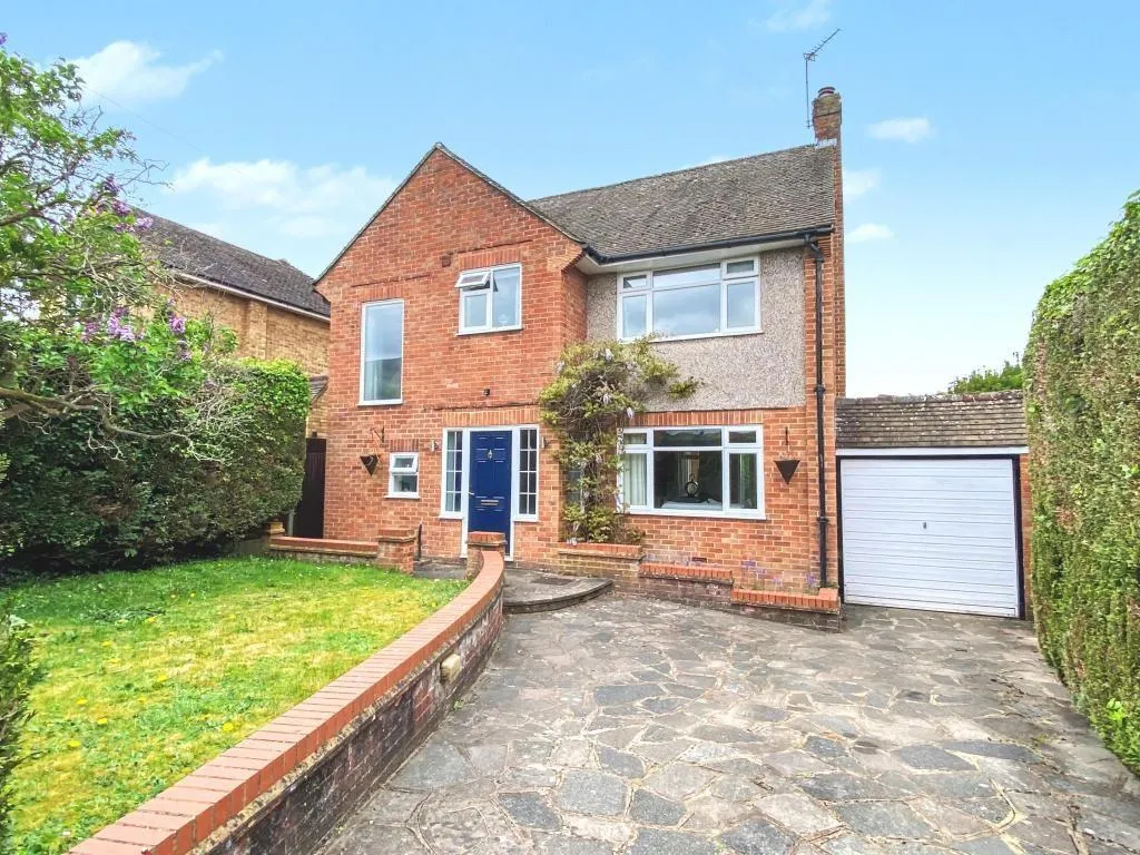 4 bed house for sale, Strathcona Avenue, Little Bookham, KT23