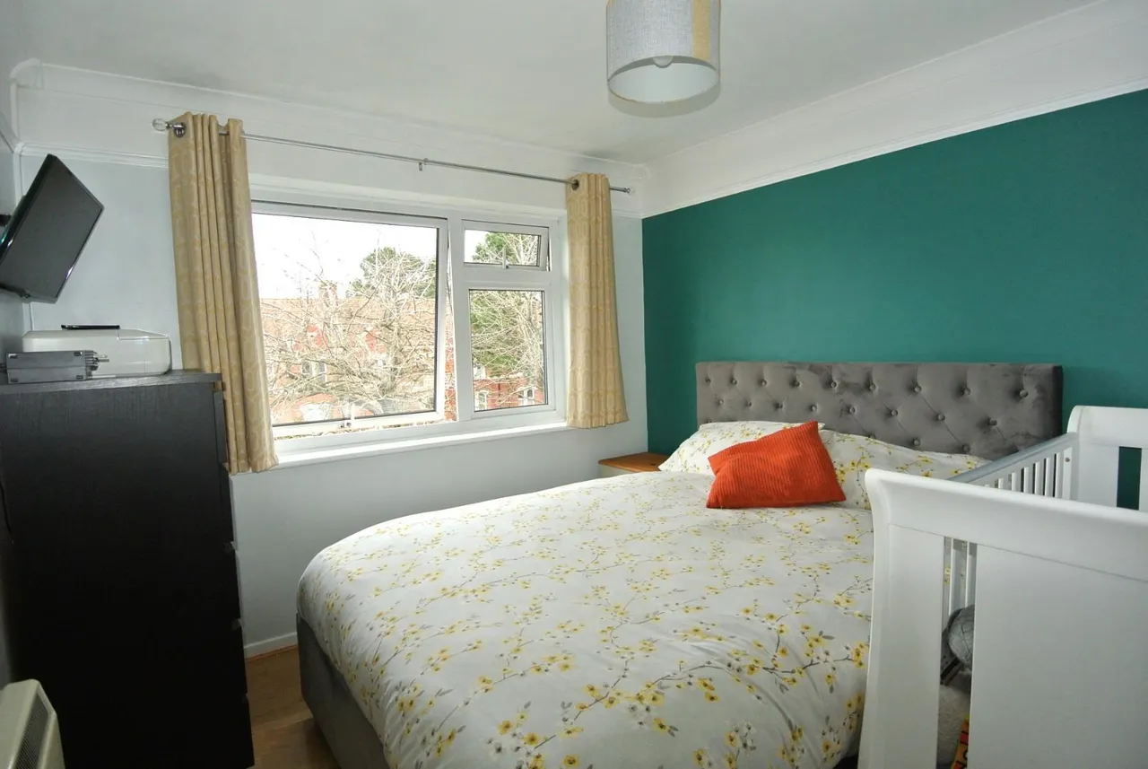 Feltham Hill Road, Ashford, Surrey, TW15 2BY, photo 6