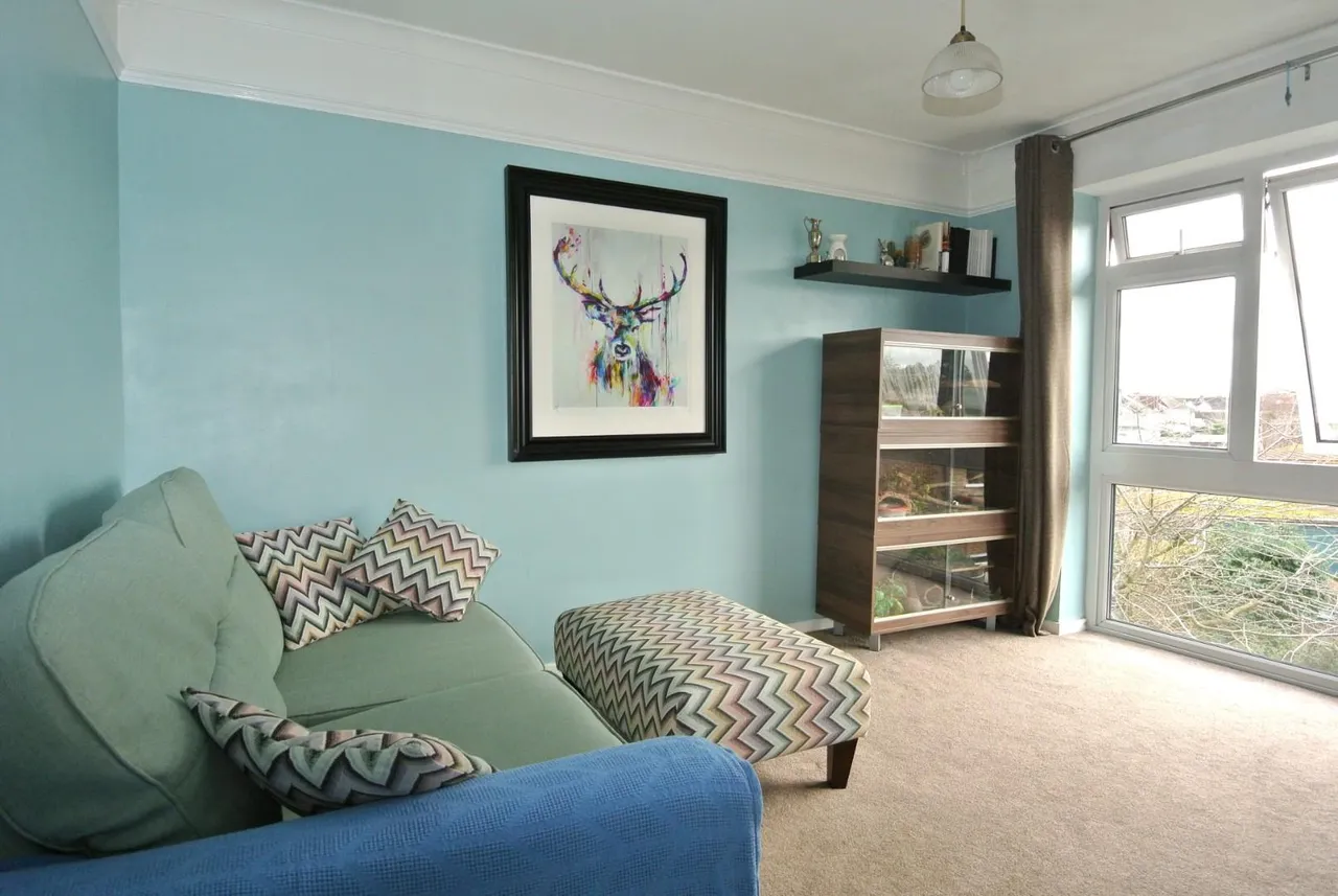 Feltham Hill Road, Ashford, Surrey, TW15 2BY, photo 2