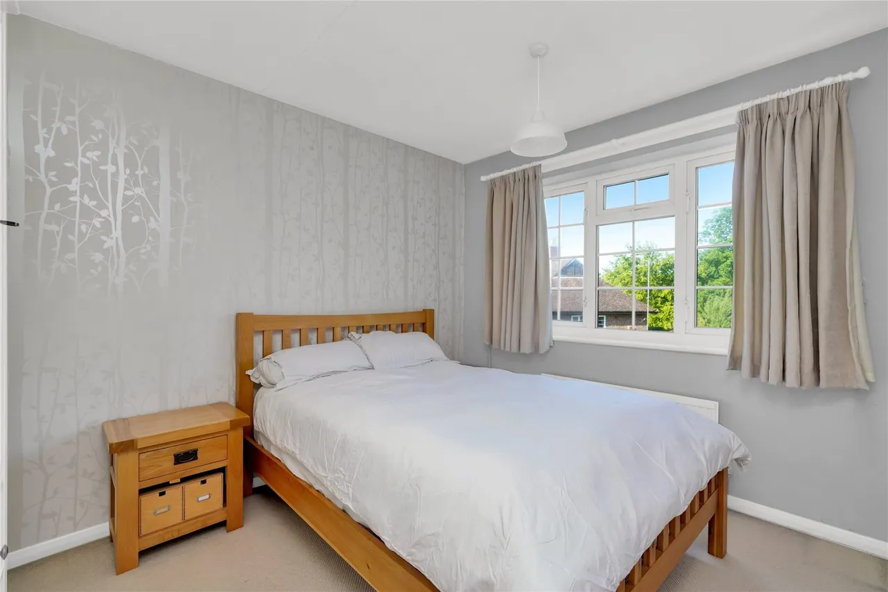 Julian Hill, Weybridge, Surrey, KT13, photo 8