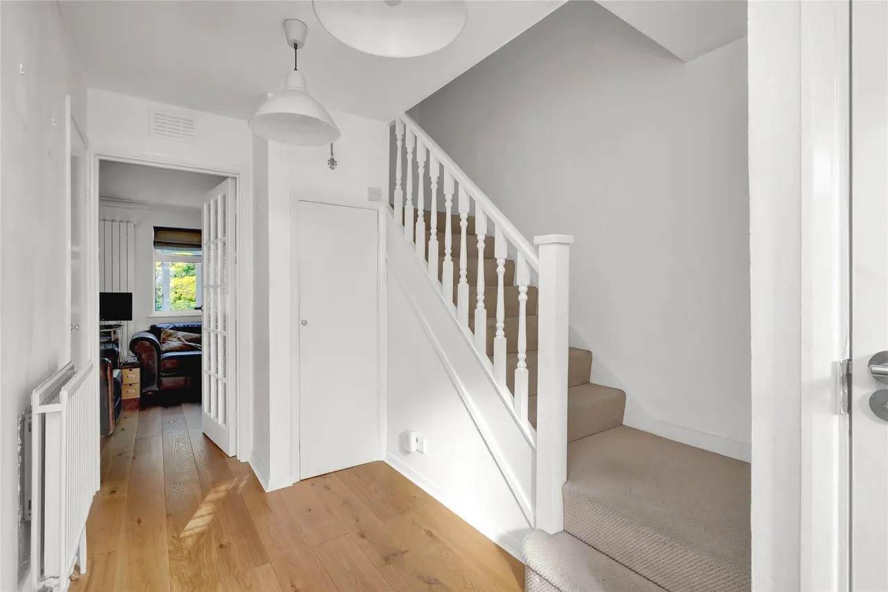 Julian Hill, Weybridge, Surrey, KT13, photo 7