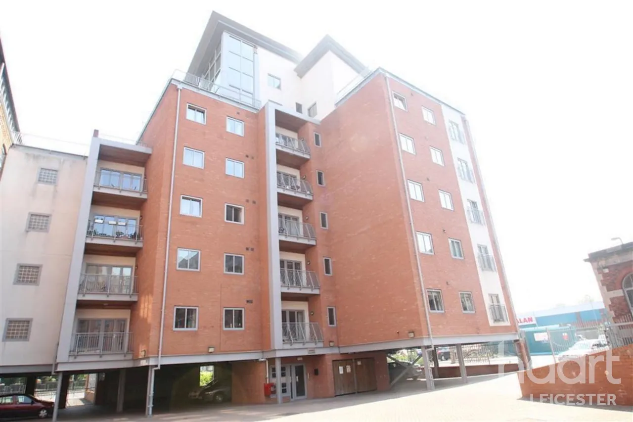2 bed flat to rent, The Annexe opposite Highcross Centre, LE1