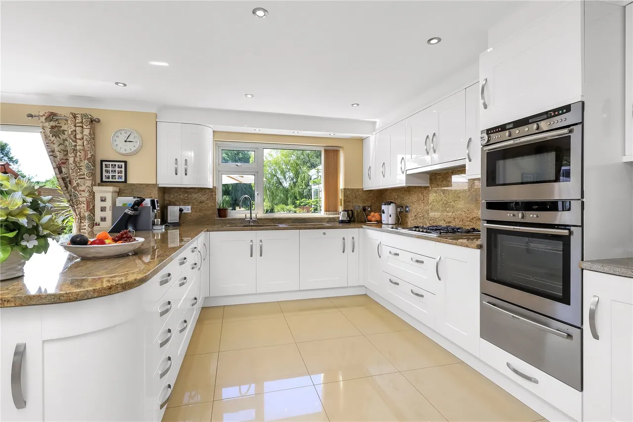 Riverside Close, Laverstock, Salisbury, Wiltshire, SP1 1QW, photo 6