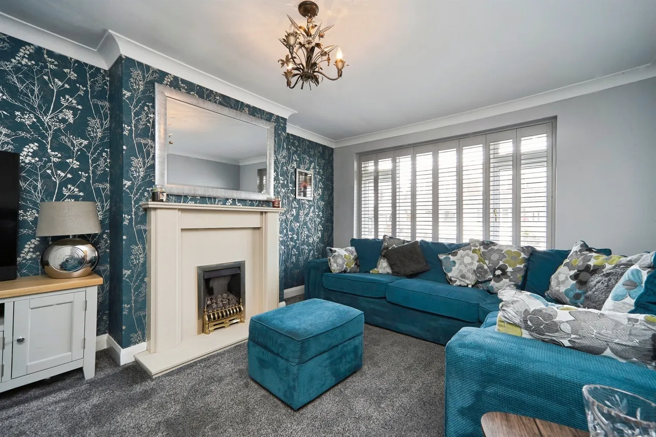Harewood Crescent, Oakworth, Keighley, photo 3