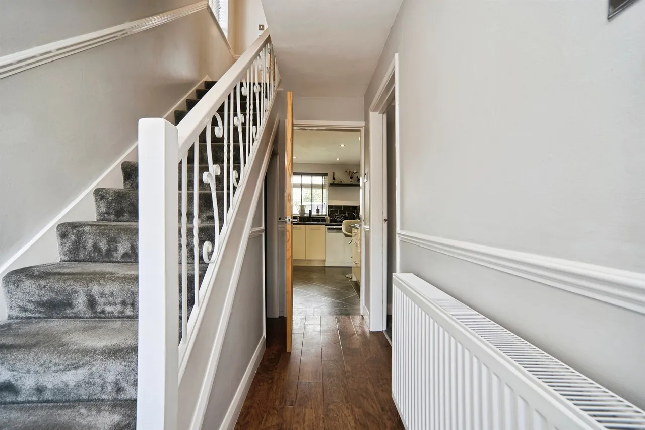 Harewood Crescent, Oakworth, Keighley, photo 2