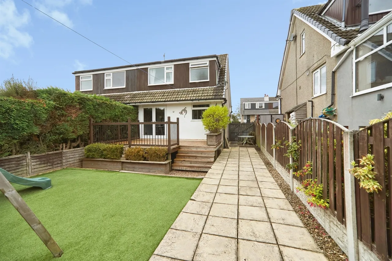 Harewood Crescent, Oakworth, Keighley, photo 12