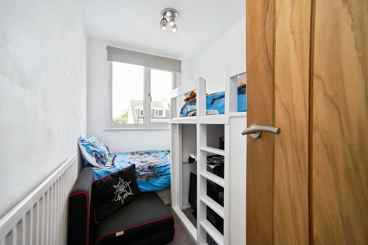Harewood Crescent, Oakworth, Keighley, photo 9