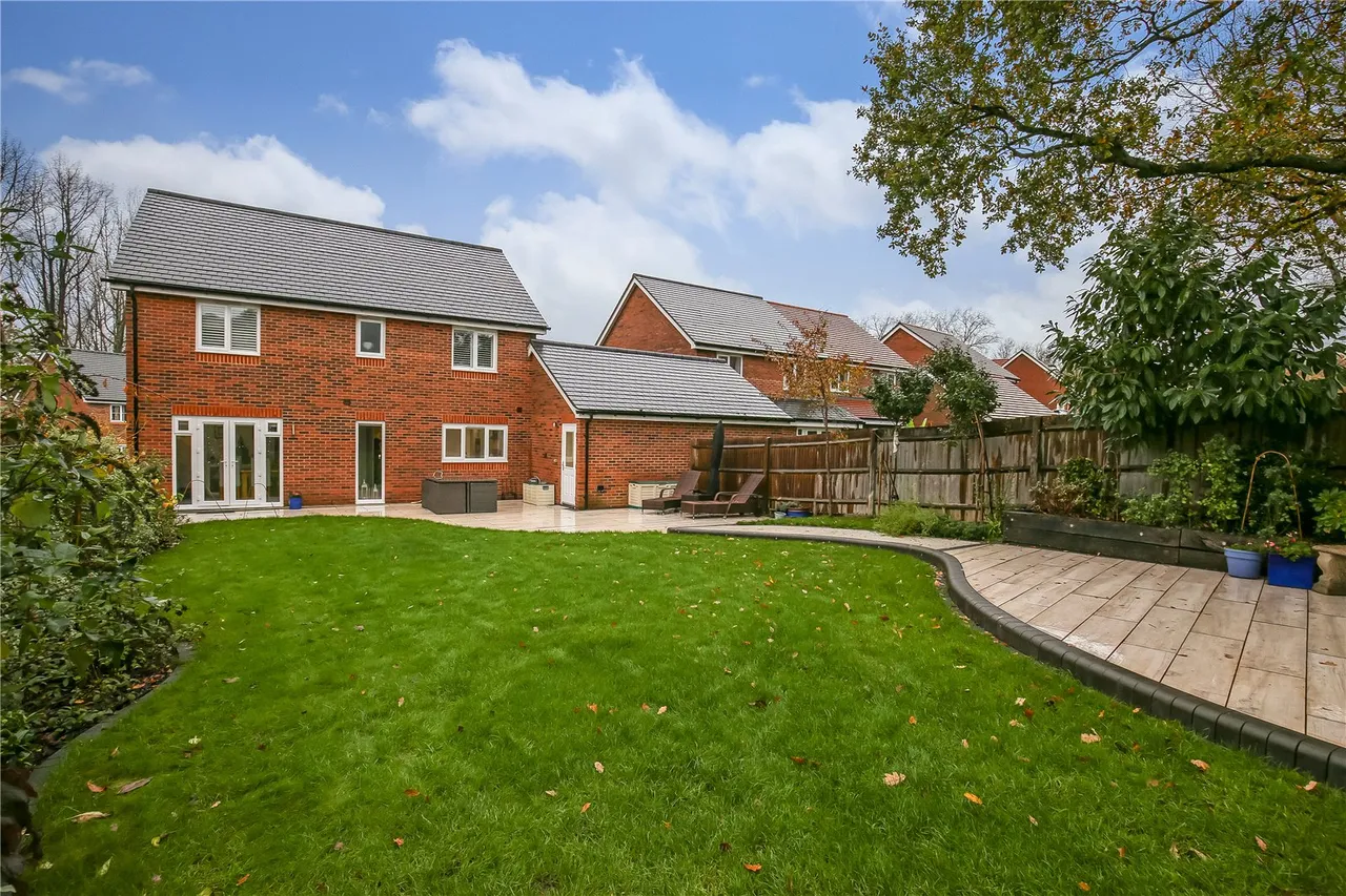 Treviglio Close, Romsey, Hampshire, SO51 7AF, photo 13