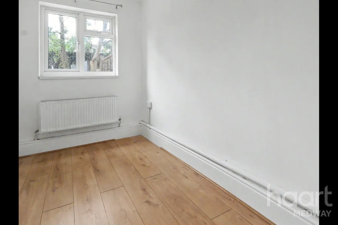 Taunton Road, DA11, photo 6
