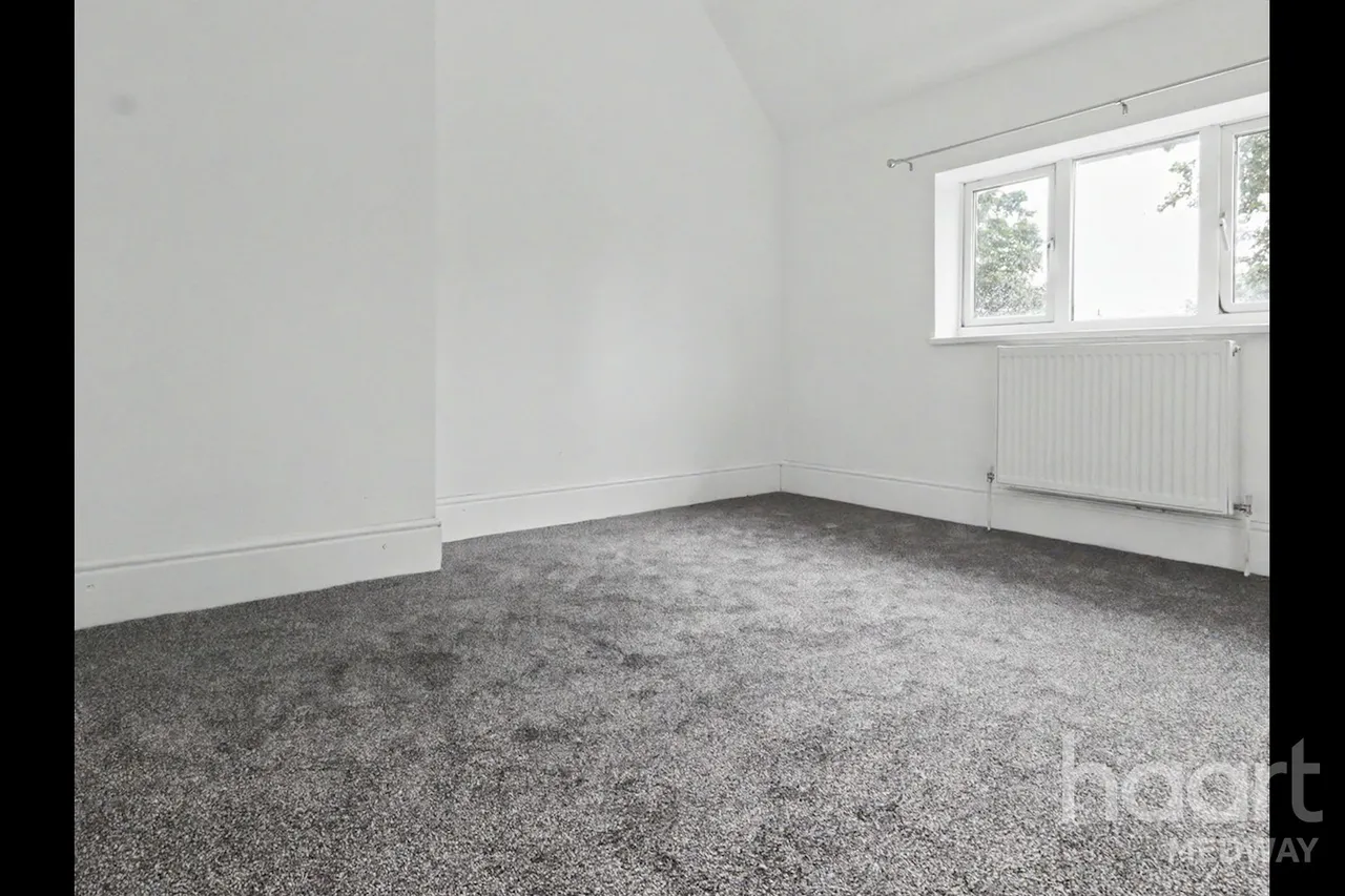 Taunton Road, DA11, photo 13