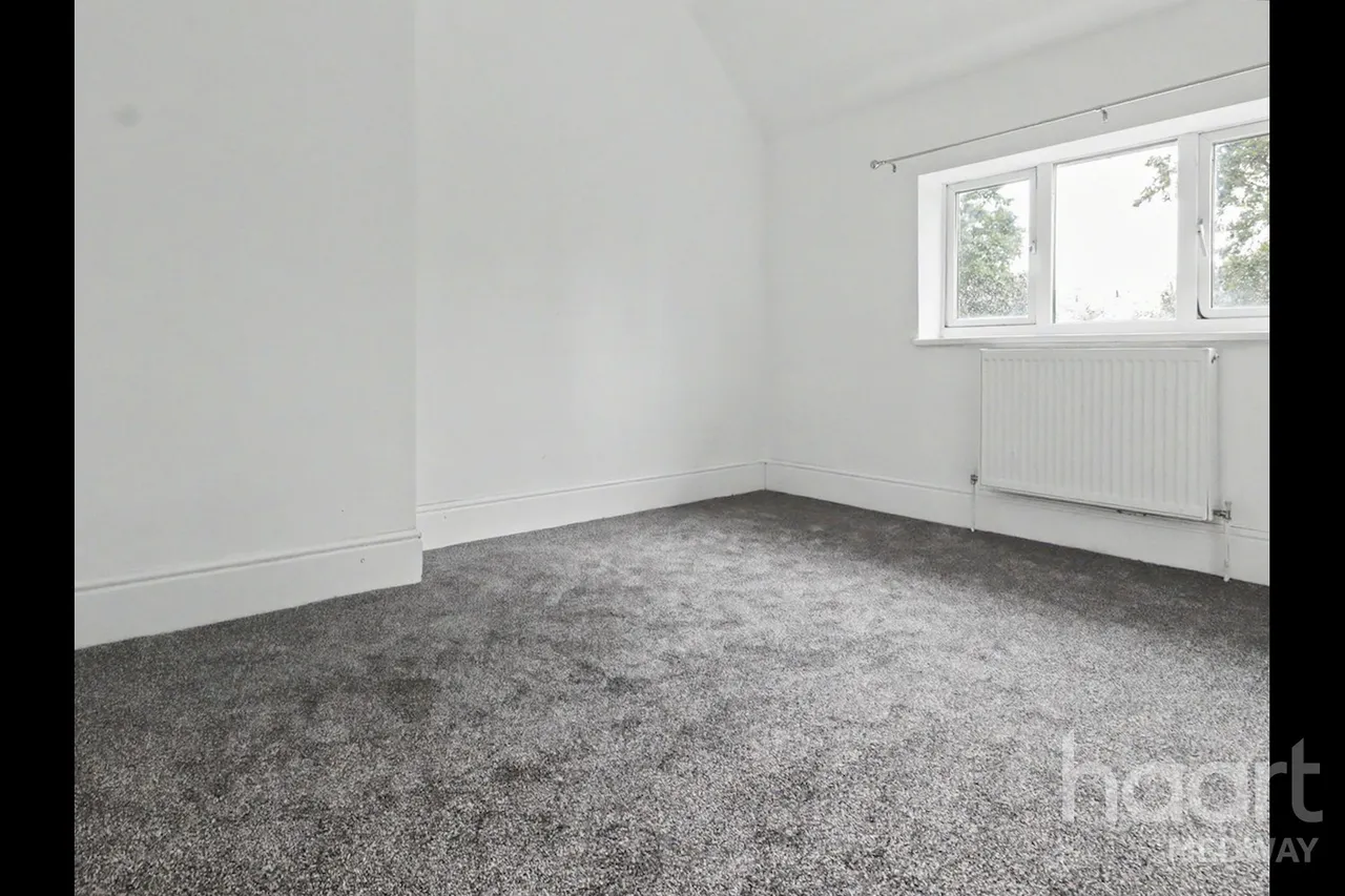 Taunton Road, DA11, photo 12