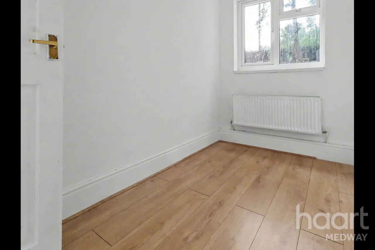 Taunton Road, DA11, photo 7