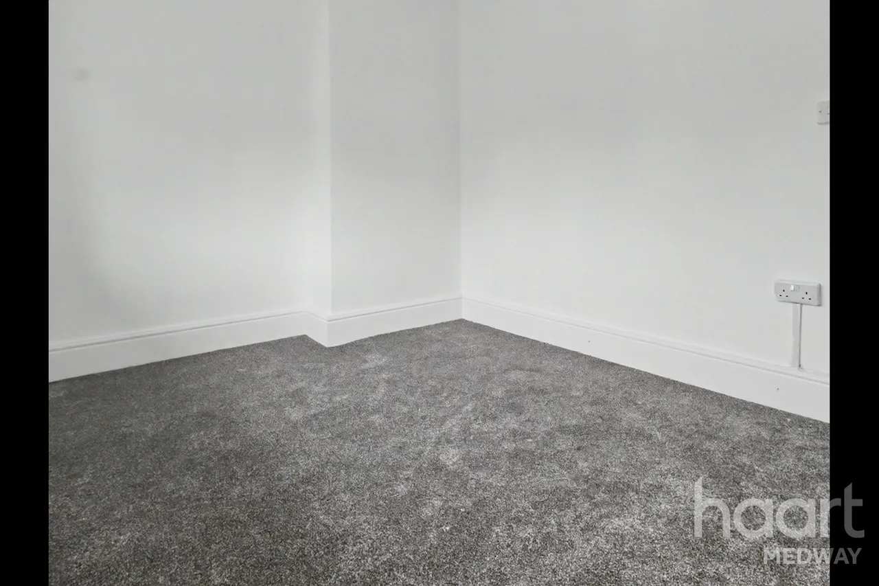 Taunton Road, DA11, photo 10