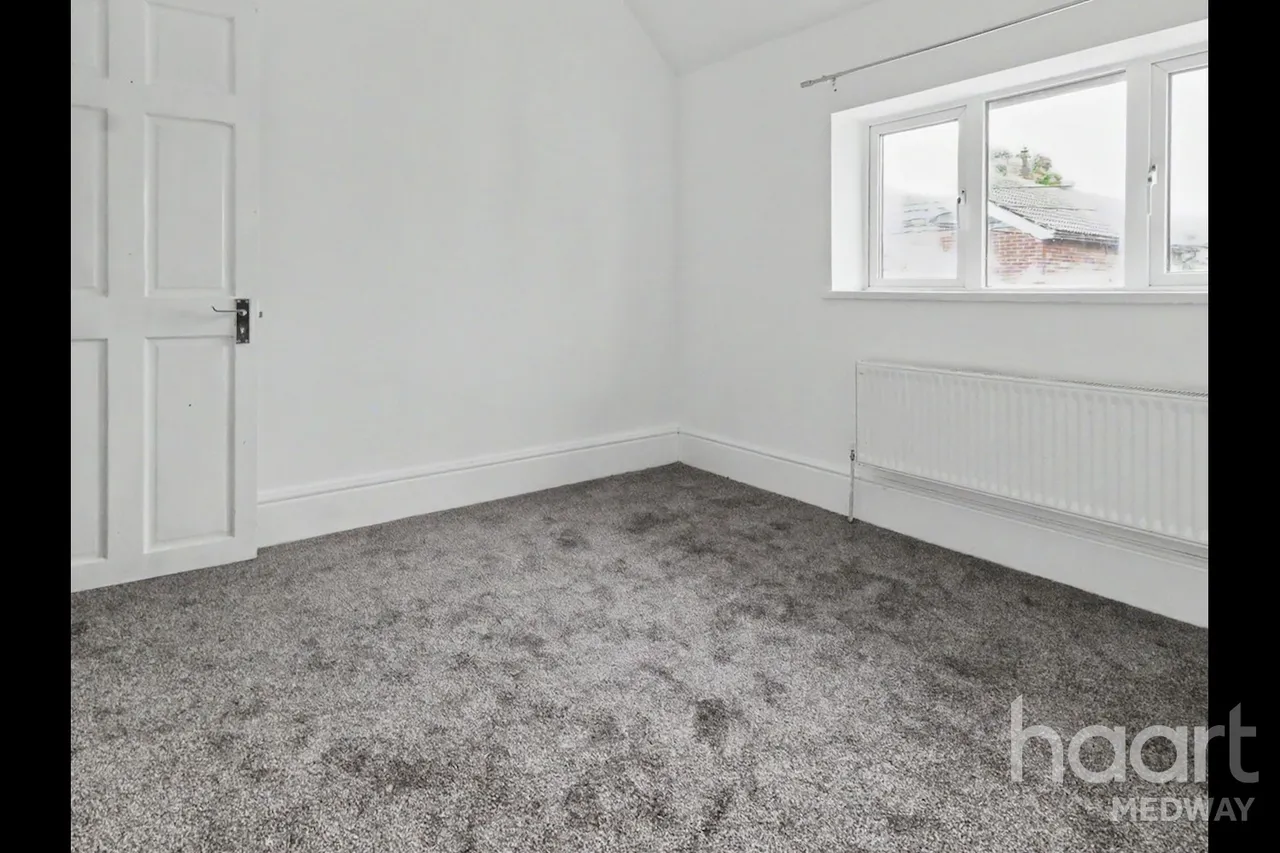 Taunton Road, DA11, photo 11