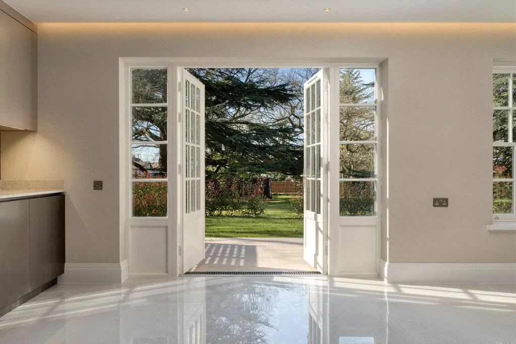 Lipton Close, Southgate, N14, photo 6
