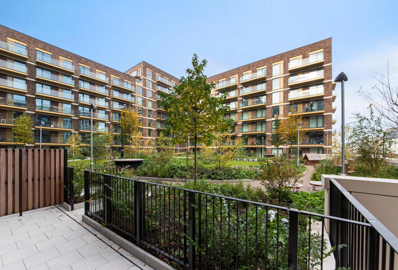 John Cabot House, Royal Wharf, E16, photo 3