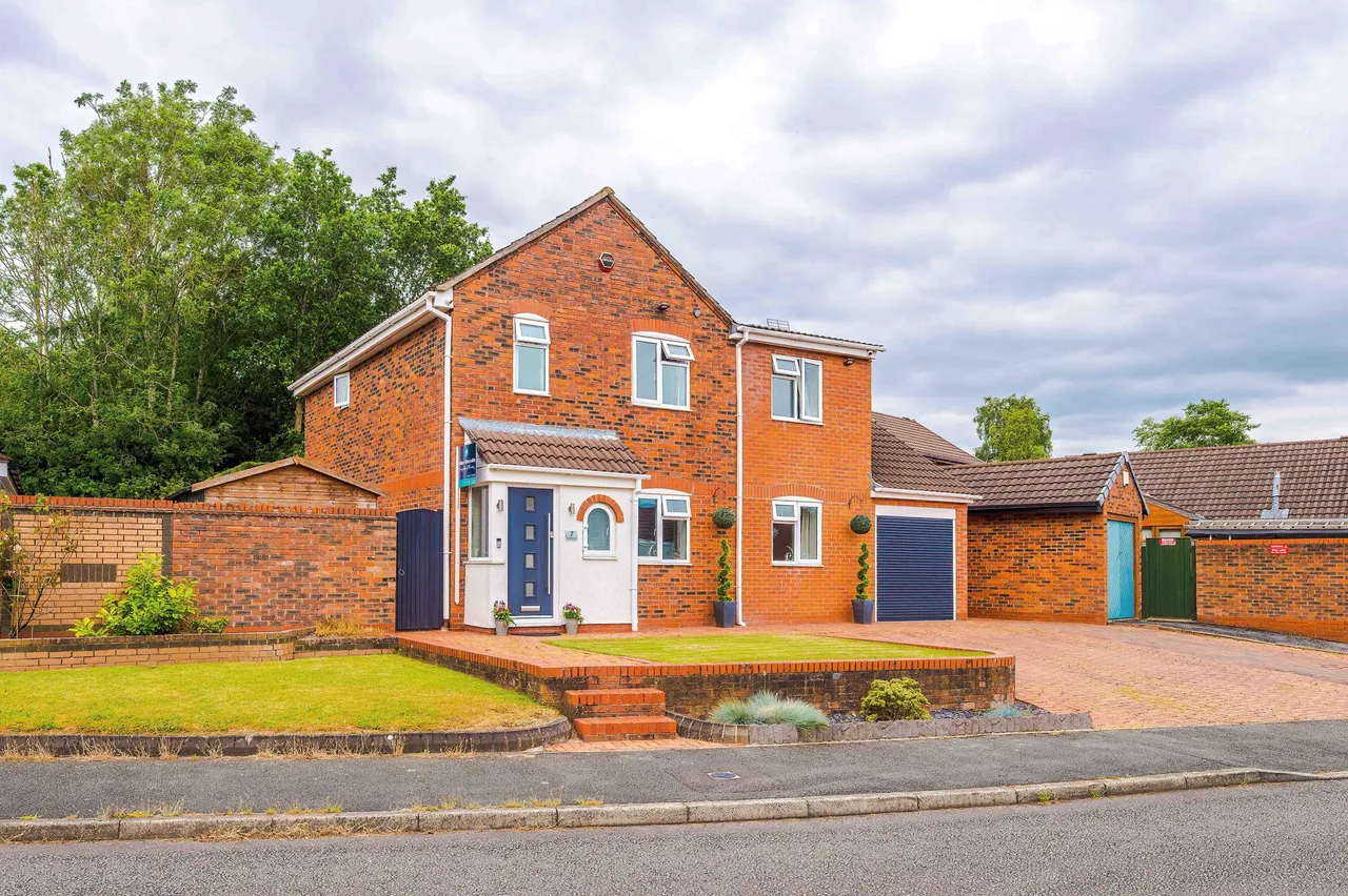 4 bed house for sale — Rockingham Close, Birchwood, Warrington, Warrington, WA3 6UY