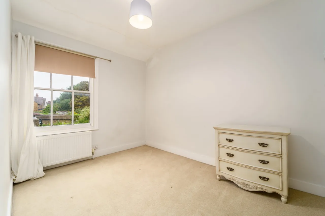 Clarendon Road, Ashford, TW15, photo 11