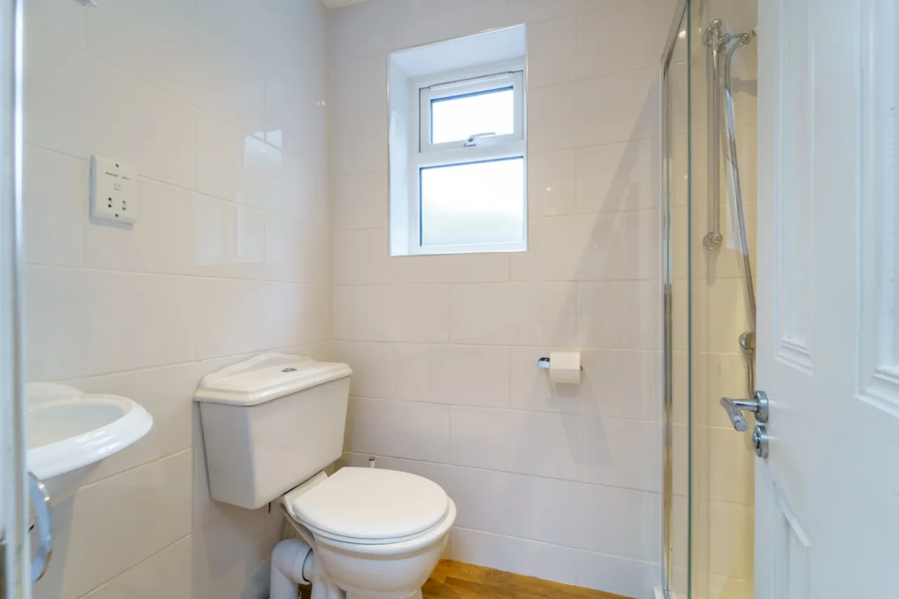 Clarendon Road, Ashford, TW15, photo 7