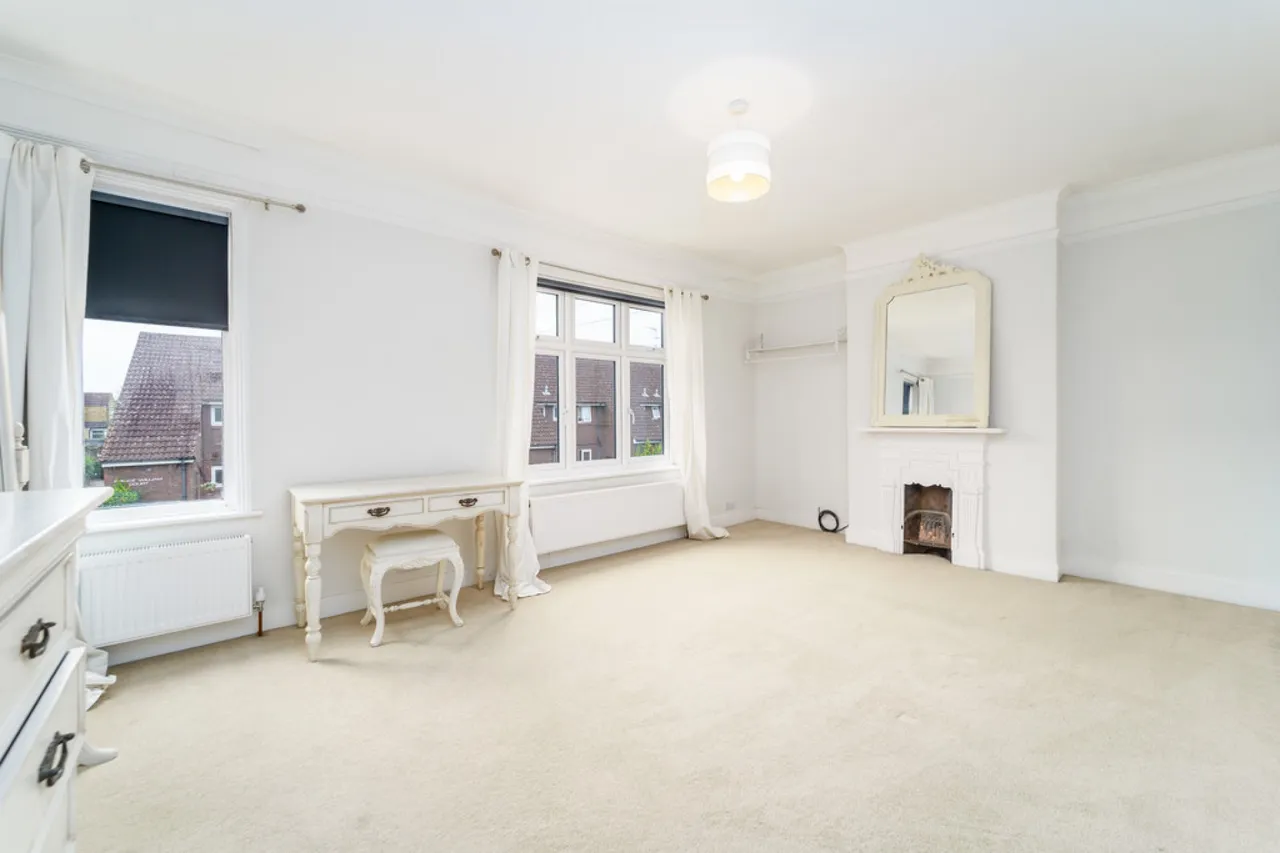 Clarendon Road, Ashford, TW15, photo 9