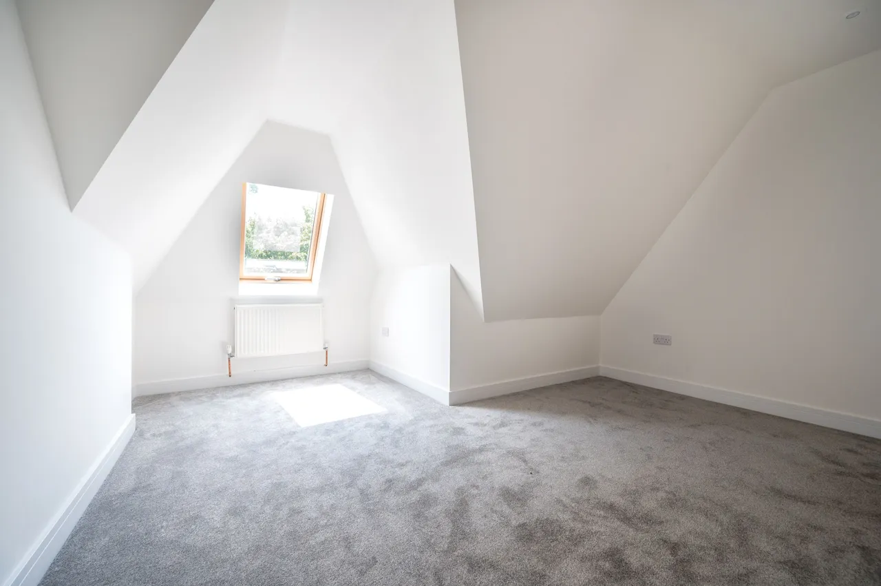 2 bed flat to rent — Flat 5, Cricketers House, 53 Westfield Road, Woking