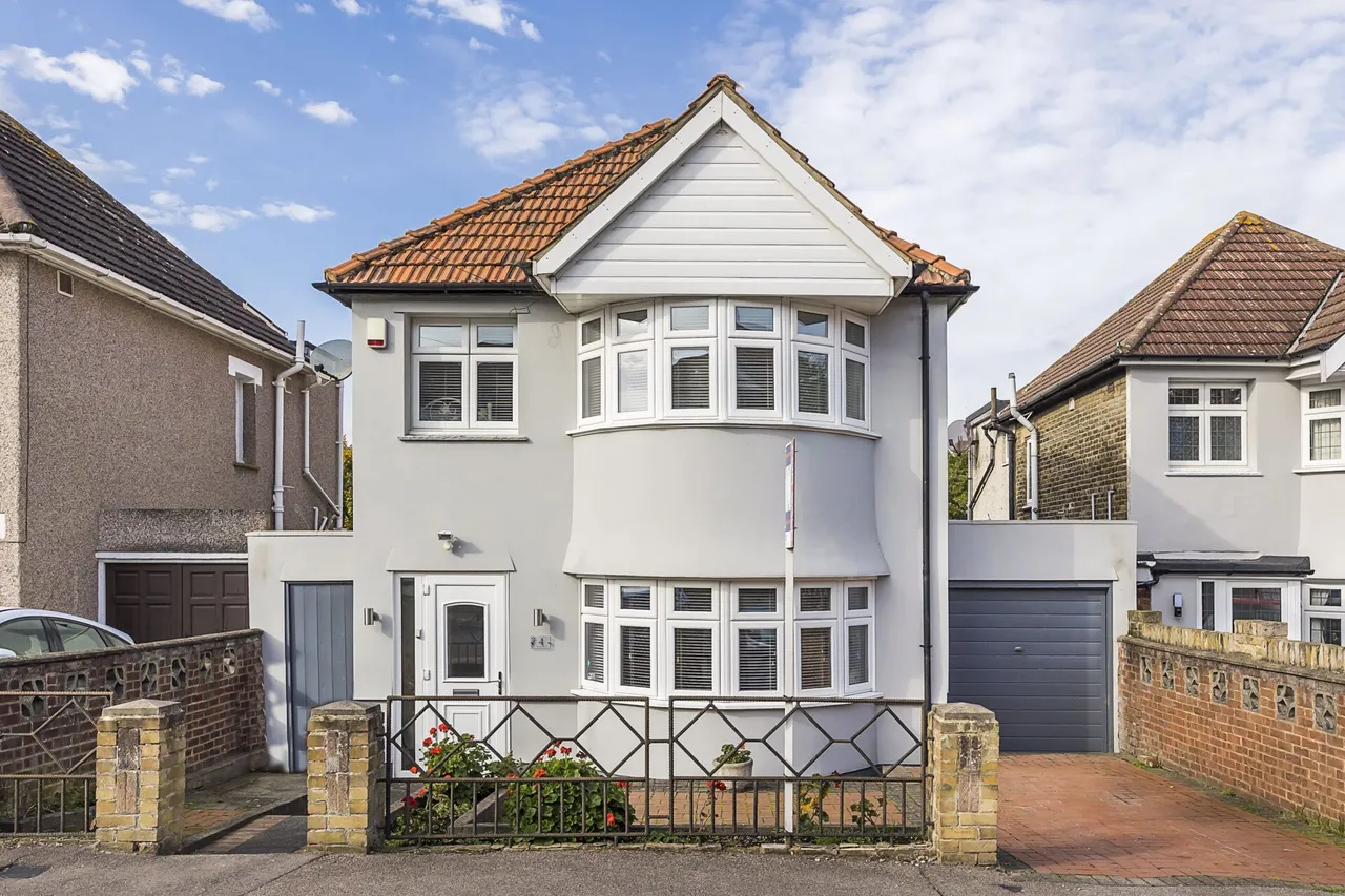 3 bed house for sale — Totnes Road, Welling
