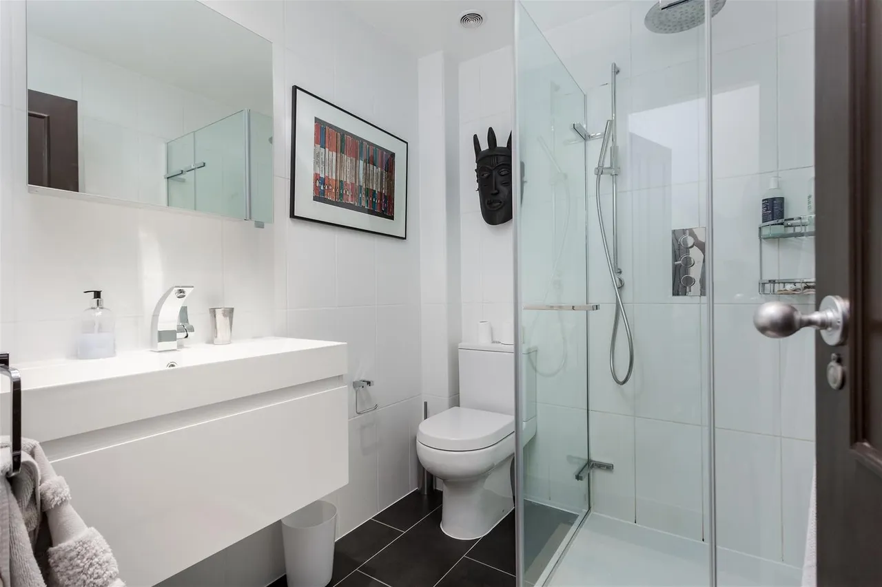 Greencroft Gardens South Hampstead, London, London NW6 3PH, photo 4