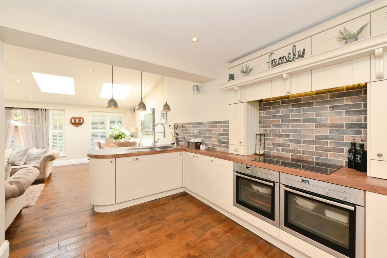 The Oxleys, Harlow, CM17, photo 4