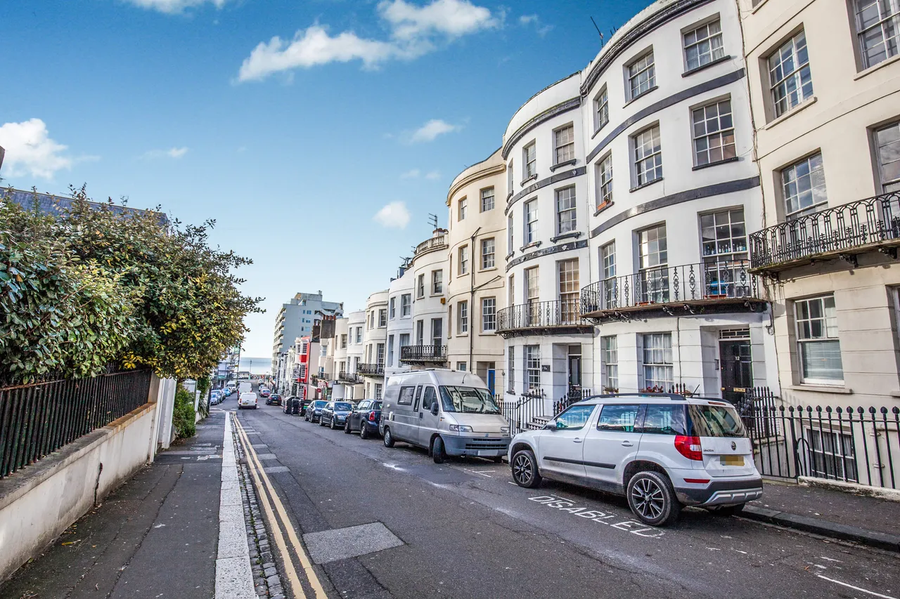 2 bed flat to rent, Norfolk Square, Brighton, BN1