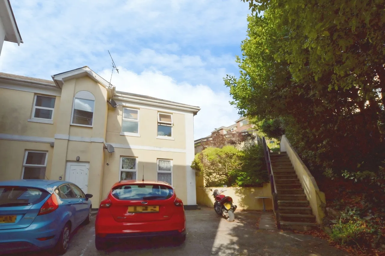 1 bed property for sale — Thurlow Road, Torquay, Devon, TQ1