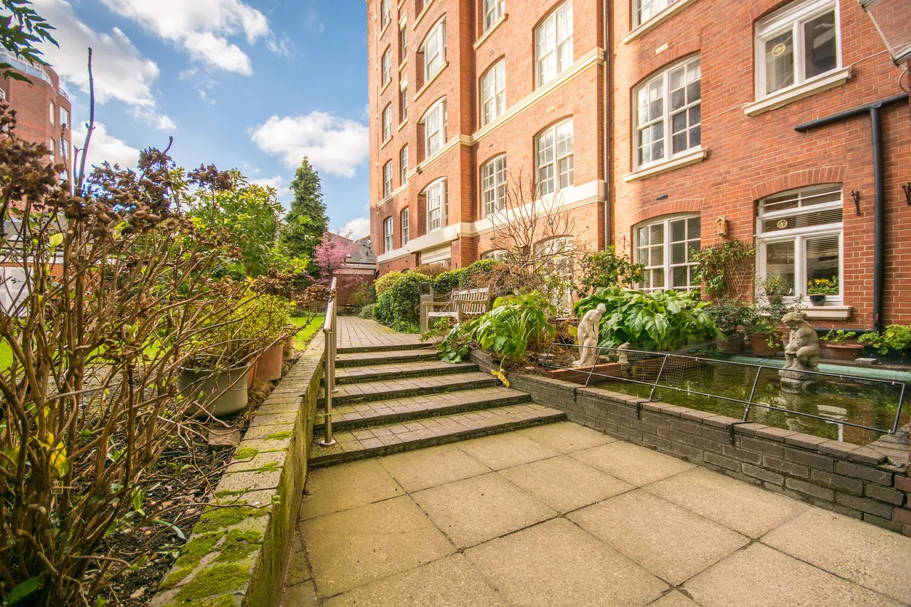 London, NW8, photo 15