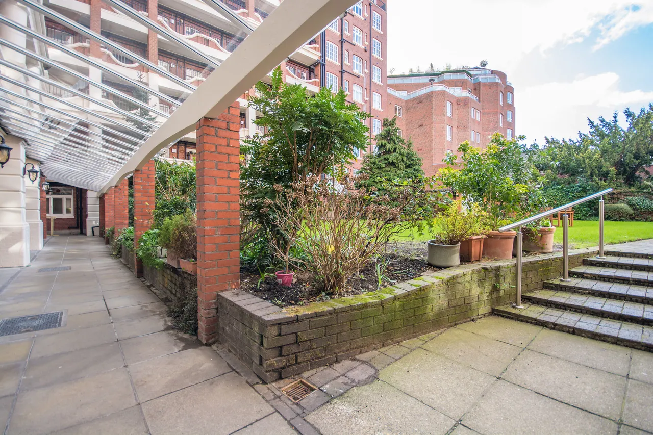 London, NW8, photo 14