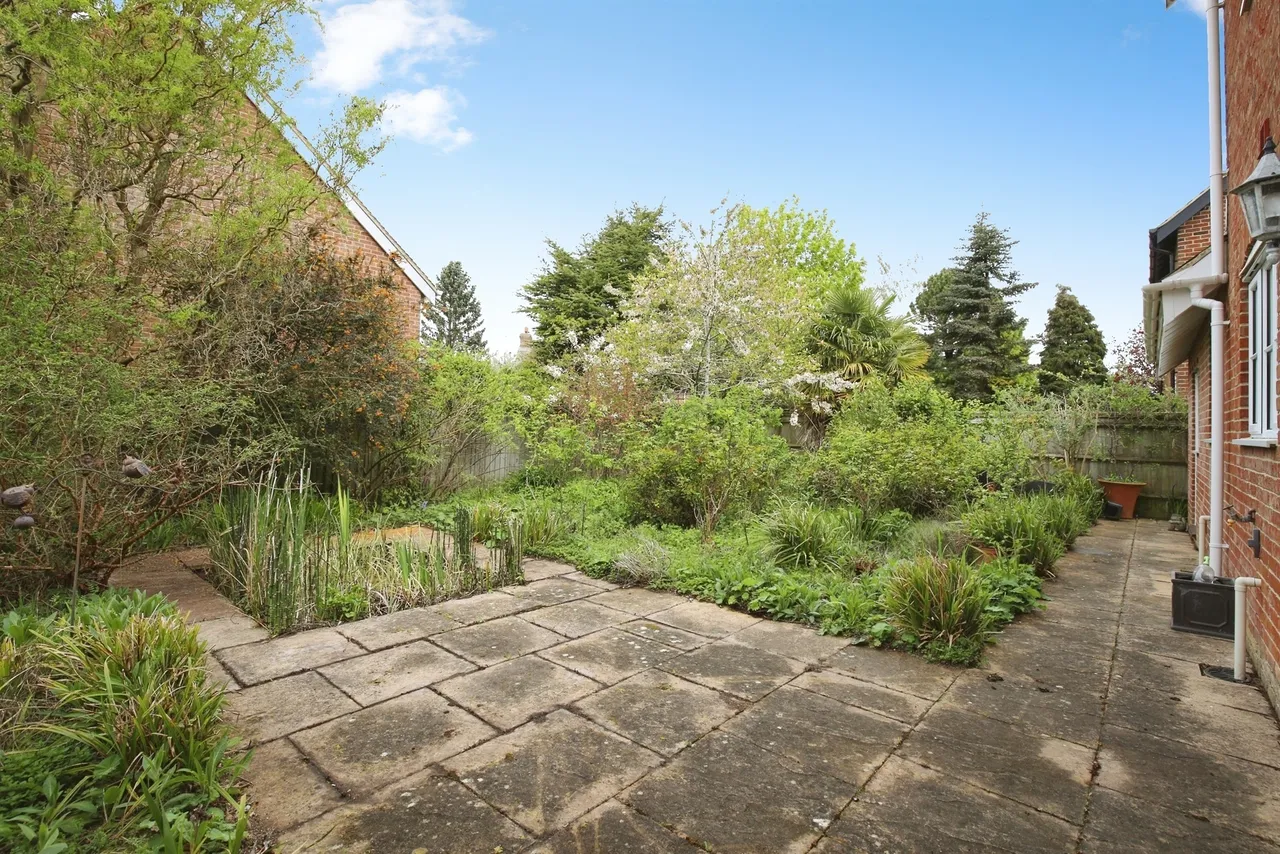 Pinetum Close, Devizes, SN10, photo 17