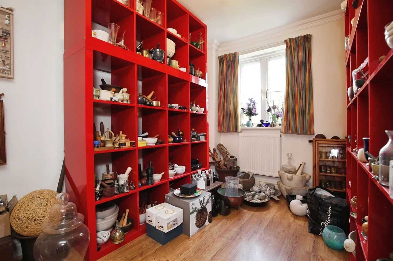 Pinetum Close, Devizes, SN10, photo 11