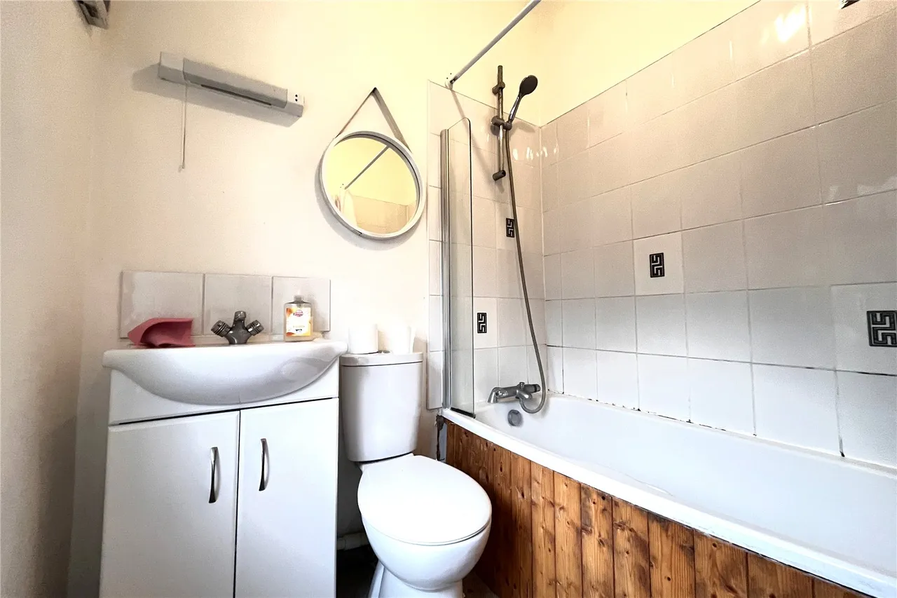 Fleet Road, Fleet, Hampshire, GU51 4QG, photo 6