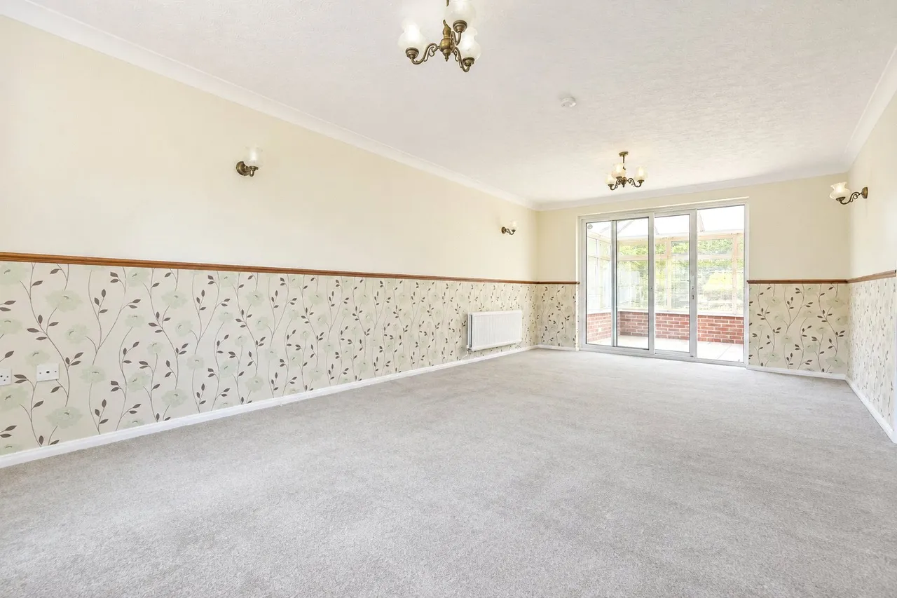 Ashlea, Hook, Hampshire, RG27 9RQ, photo 3