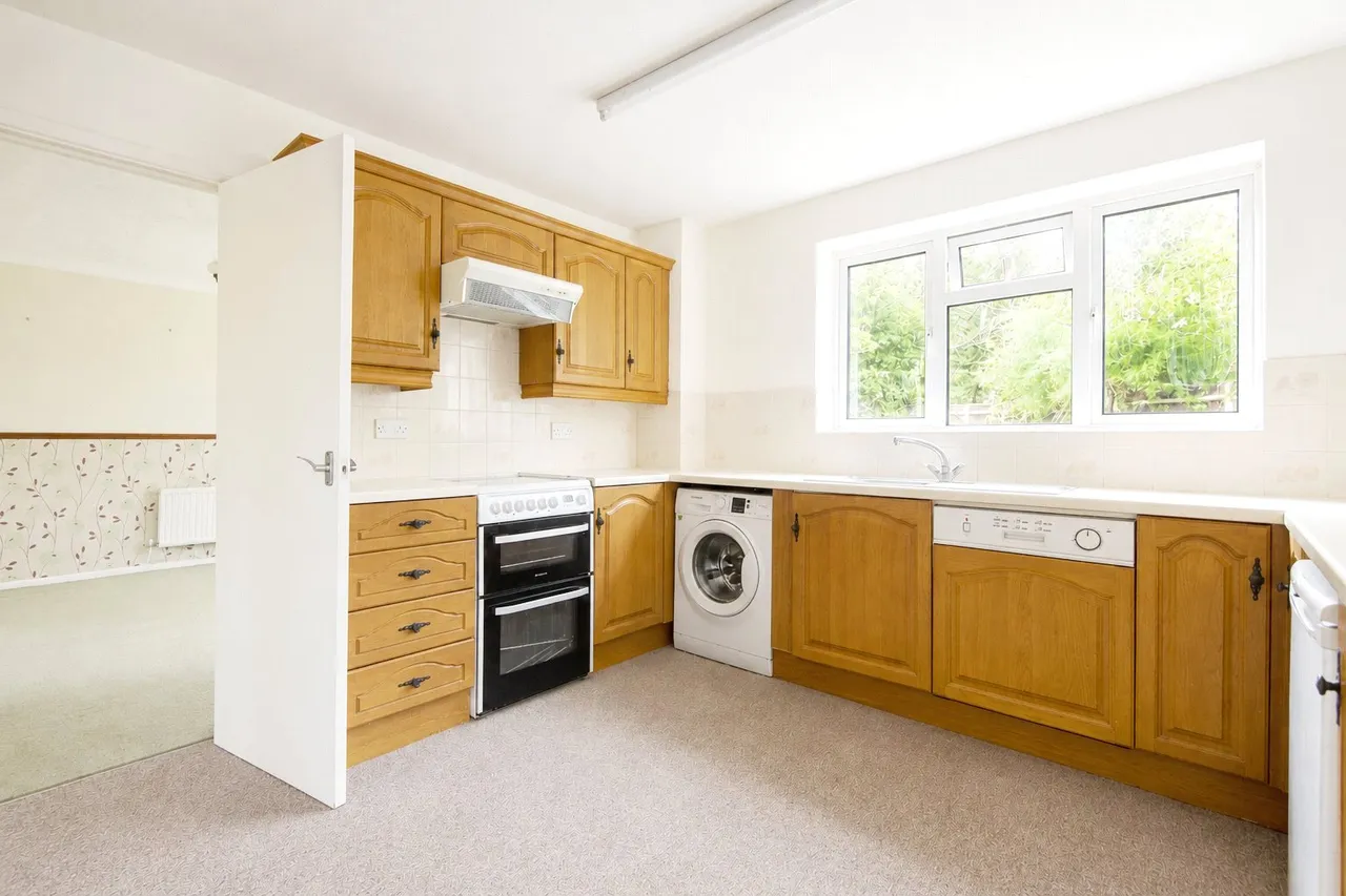 Ashlea, Hook, Hampshire, RG27 9RQ, photo 4