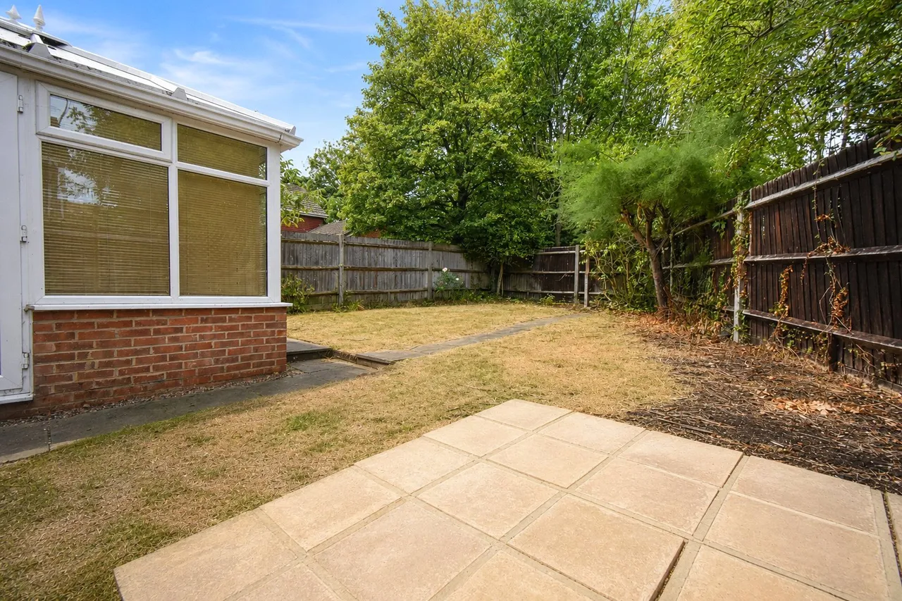 Ashlea, Hook, Hampshire, RG27 9RQ, photo 10