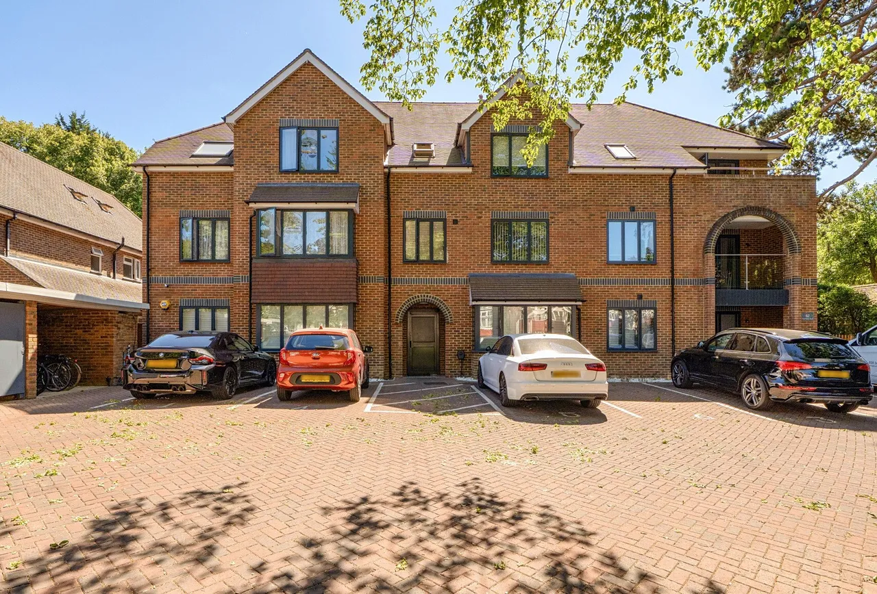 3 bed flat for sale — Foxley Lane, Purley, CR8 3EH