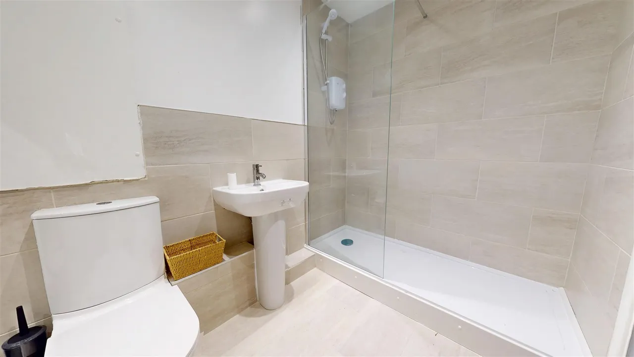 Castell Grove, St Helens, WA10, photo 3