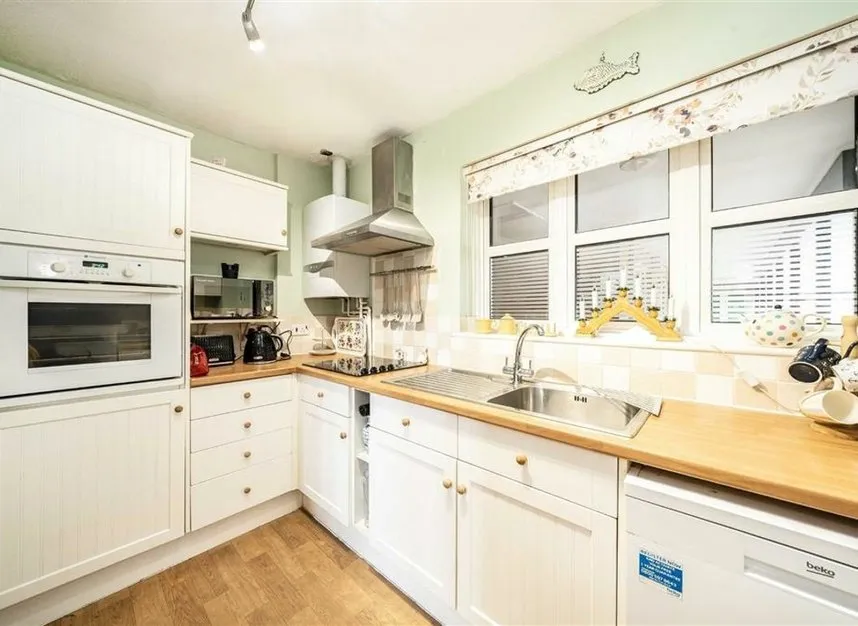 Walpole Road, Teddington, TW11, photo 3