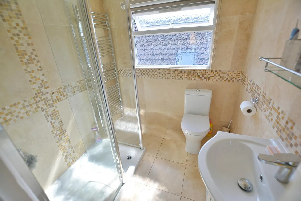 St James Road, BH22, photo 16